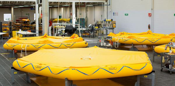 life rafts_SAF2018_0280472
